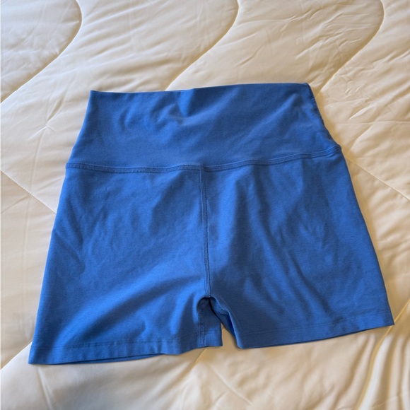 Beyond Yoga Vibrant Blue Bike Shorts - Picture 2 of 3